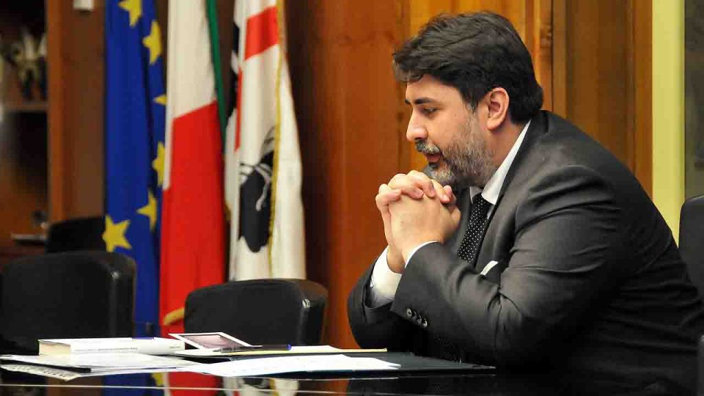 Solinas, da lunedì test rapidi all’ingresso in Sardegna