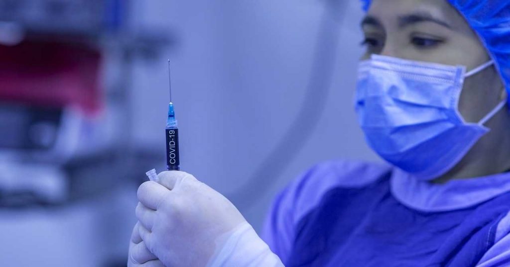 Vaccini, dal Ministero via libera alla dose unica per chi è guarito dal Covid