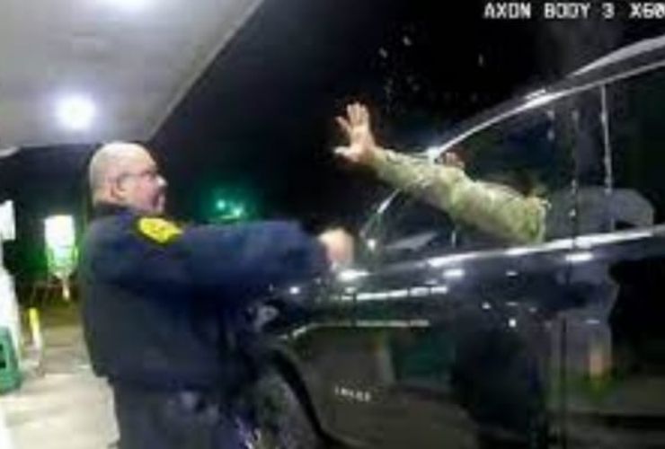 l'arresto di Caron Nazario - meteoweek.com (fotogramma tratto dal video)