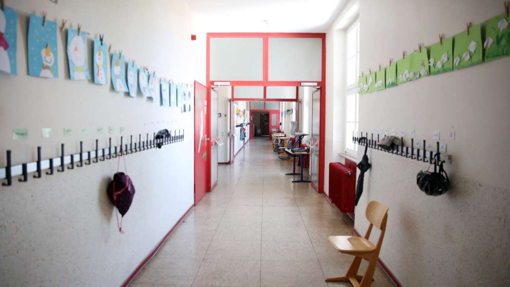 Scuola, riaprire in sicurezza? Il piano mai avviato per i test rapidi