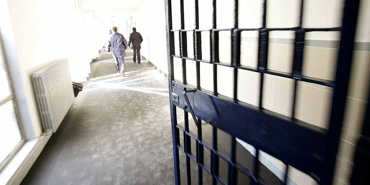 suicida carcere dirigente Asl arrestato corruzione