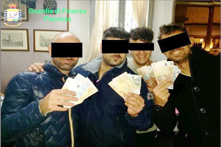 Caserma Levante, la denuncia di tre studenti arrestati: «Una notte di orrore»