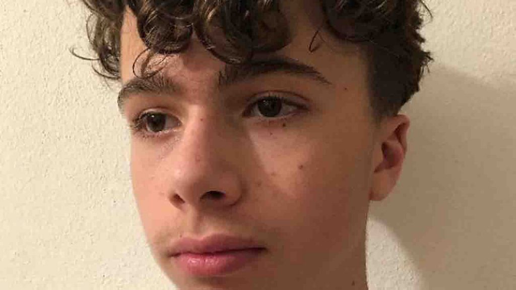 15enne muore il giorno dopo il nonno: trovato privo di vita nel suo letto
