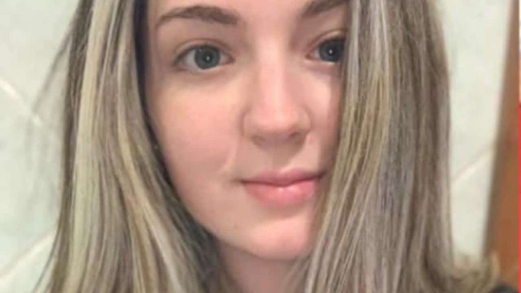 Volontaria della Croce Rossa muore a 19 anni nel rogo della sua auto