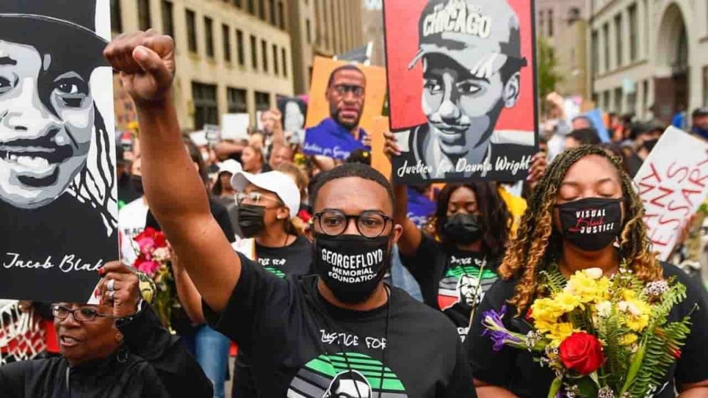 Usa, a un anno dalla morte di George Floyd la manifestazione di Minneapolis [VIDEO]