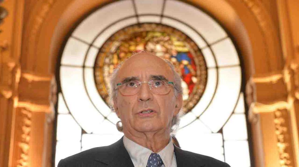 Carige, l’ex presidente patteggia 2 anni e 10 mesi: confiscati 21,9 mln