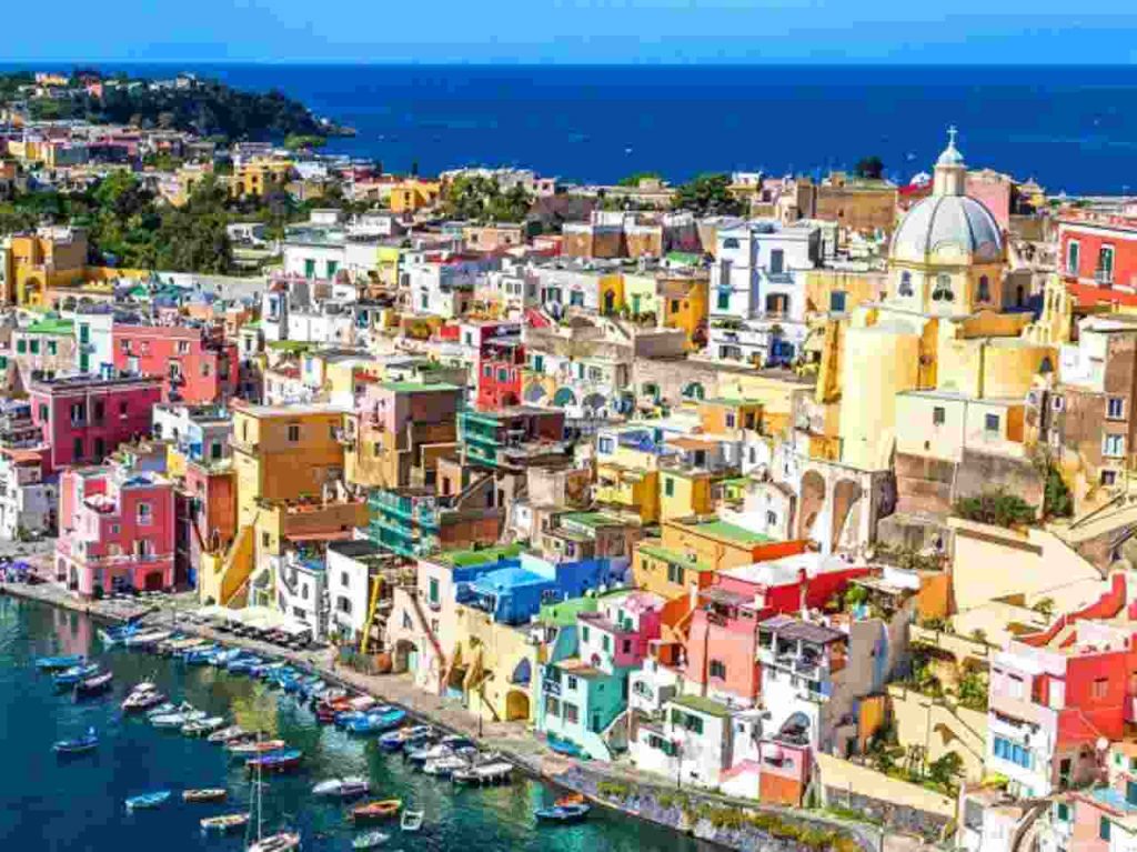 Procida, isola covid free e capitale della cultura 2022: “Abbiamo l’onore di rappresentare l’Italia” [VIDEO]