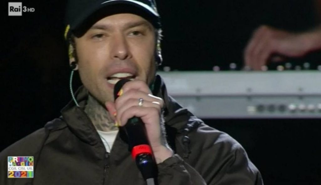 Fedez e la sclerosi multipla “Siamo arrivati a questo?”