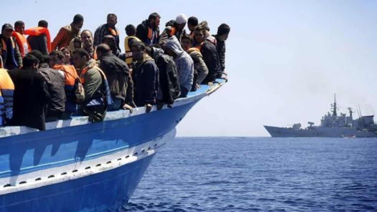 fratelli d'italia lollobrigida chiede blocco navale migranti - meteoweek.com