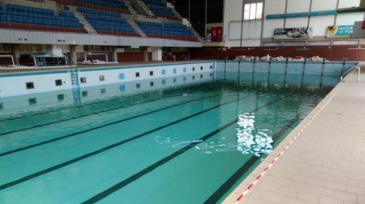 piscine chiuso costa