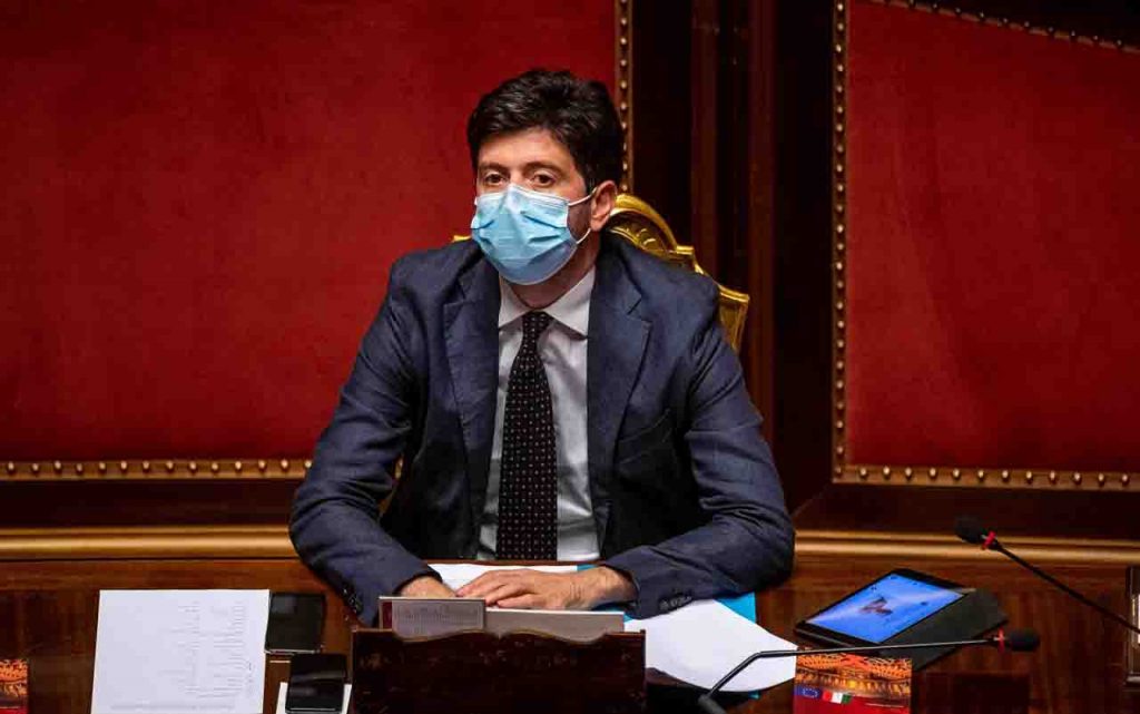 Speranza firma l’ordinanza per le visite in Rsa: “massima attenzione e rispetto delle regole”