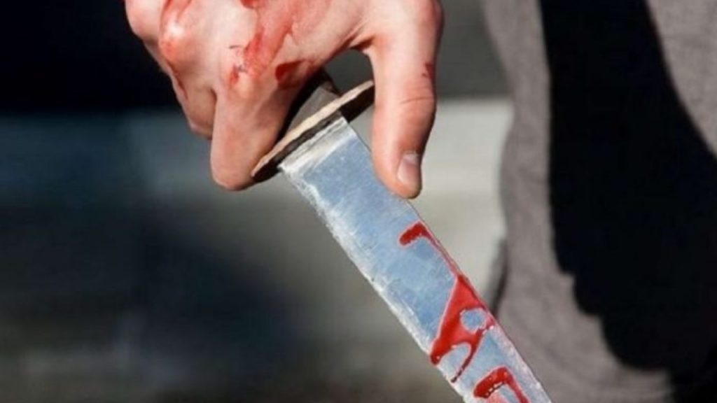 Taglia braccio a familiare durante una lite: aveva un coltello da 48 cm