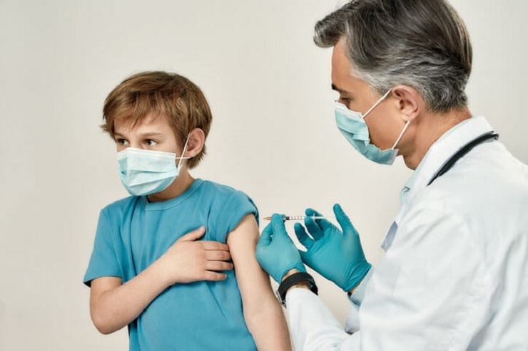 Freck "vaccino ai 12-15enni efficace"