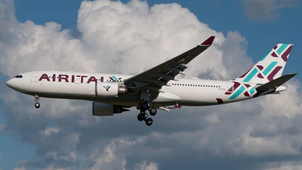 La protesta dei lavoratori Air Italy: “Vogliamo risposte dal governo” [VIDEO]