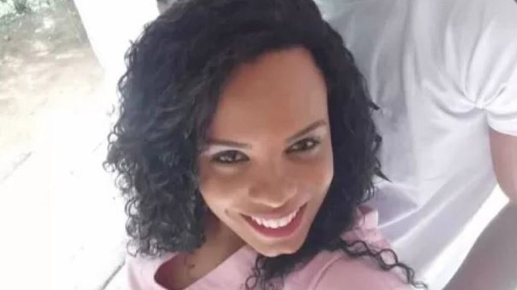 Donna ammazza il marito, gli taglia il pene e lo frigge in padella