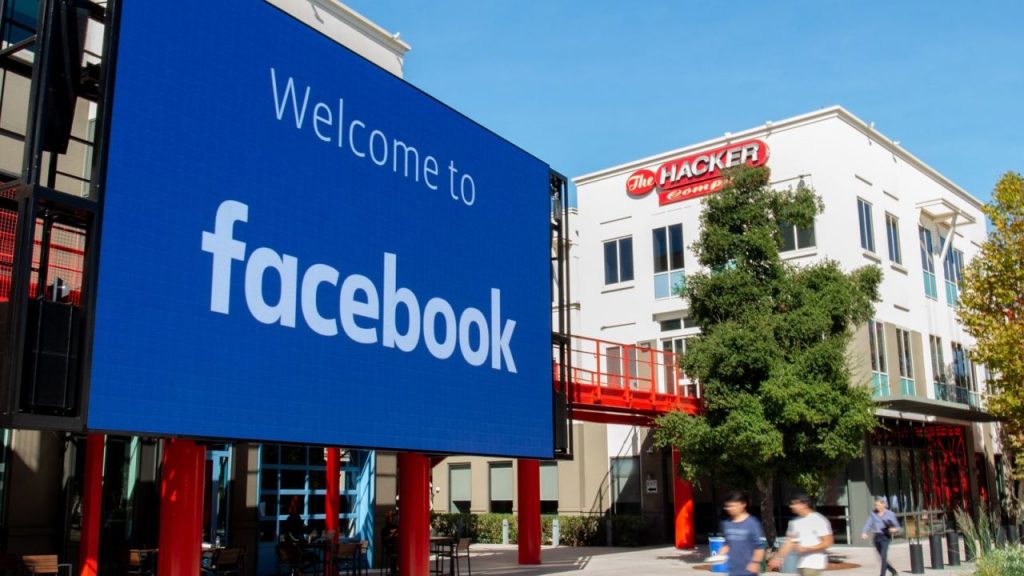 Facebook censura utente per la parola “finocchi”. Ma parlava di cibo