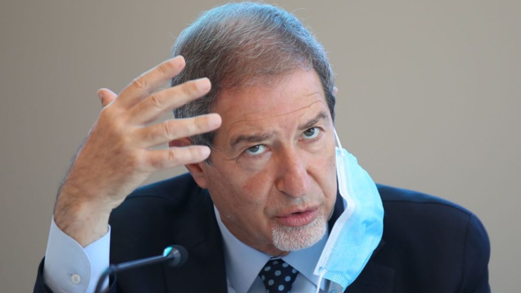 Sicilia, il Consiglio regionale contesta Musumeci. E l’assessore indagato torna al suo posto