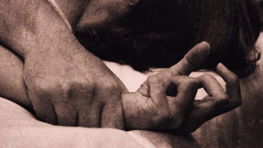 Violenta e ferisce gravemente una donna: bloccato 23enne nigeriano