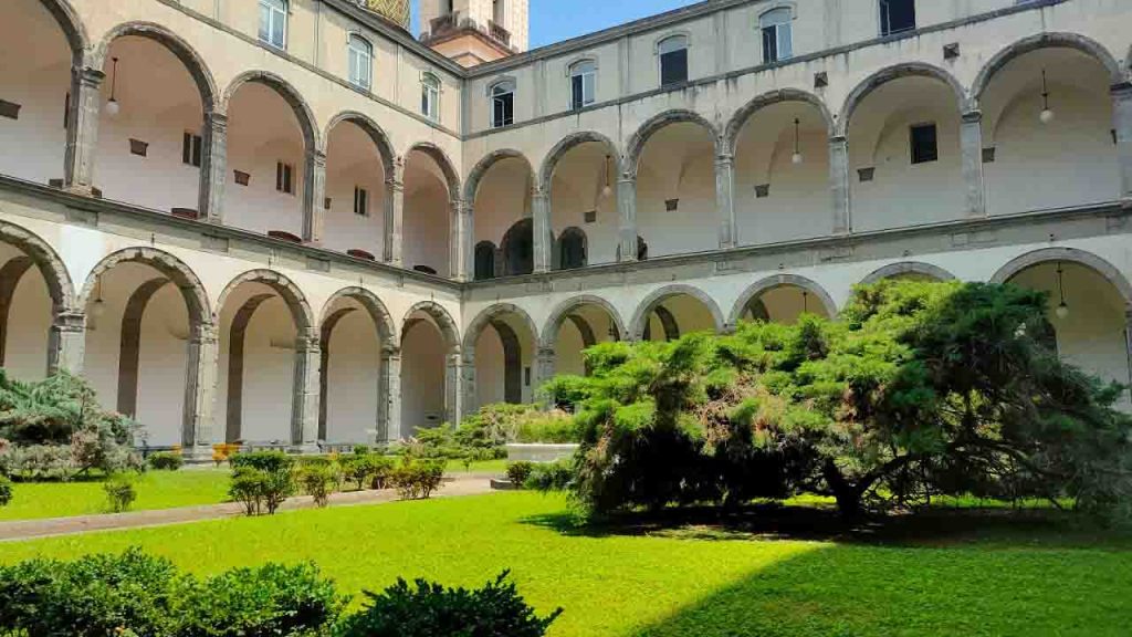 Antonio si suicida all'Università aveva mentito alla famiglia, gli esami erano inventati Antonio si suicida all'Università aveva mentito alla famiglia, gli esami erano inventati