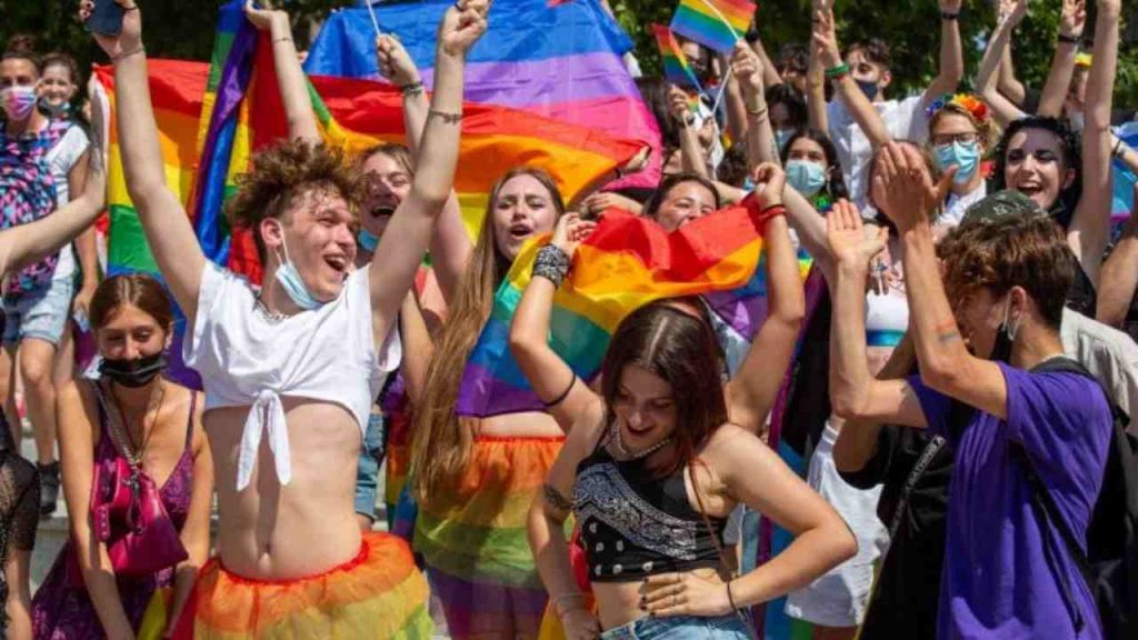 Gay Pride Milano, consigliera comunale: «Ritrovo di disadattati schizoidi»