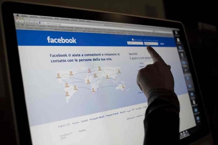 Falso profilo Facebook per accusare di aggressione il marito. Denunciata