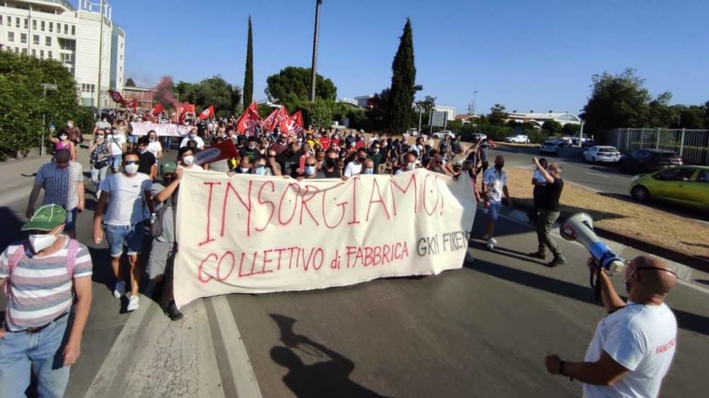 Gnk, l’urlo dei lavoratori: “Questa è casa nostra, da qua non ci muoviamo”