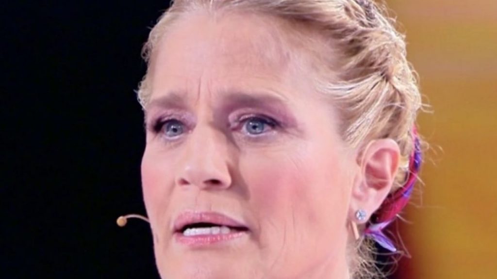 Heather Parisi tuona su Twitter: “Raffaella Carrà? Ipocriti”