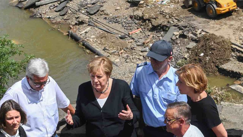 Germania travolta dal maltempo. Merkel: “Servono interventi sul clima”