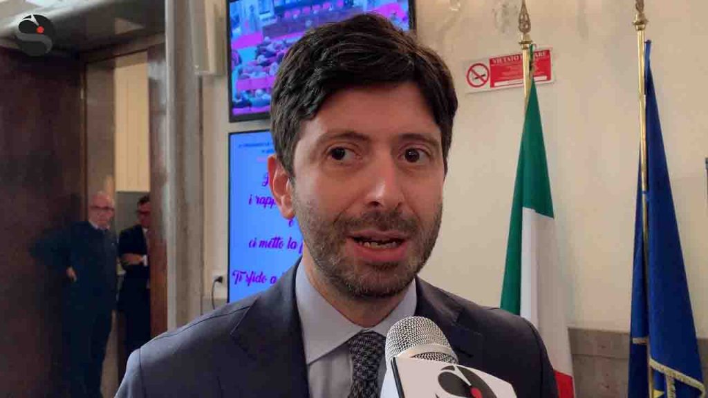Speranza: “Oggi non firmo ordinanze, l’Italia resta tutta bianca”
