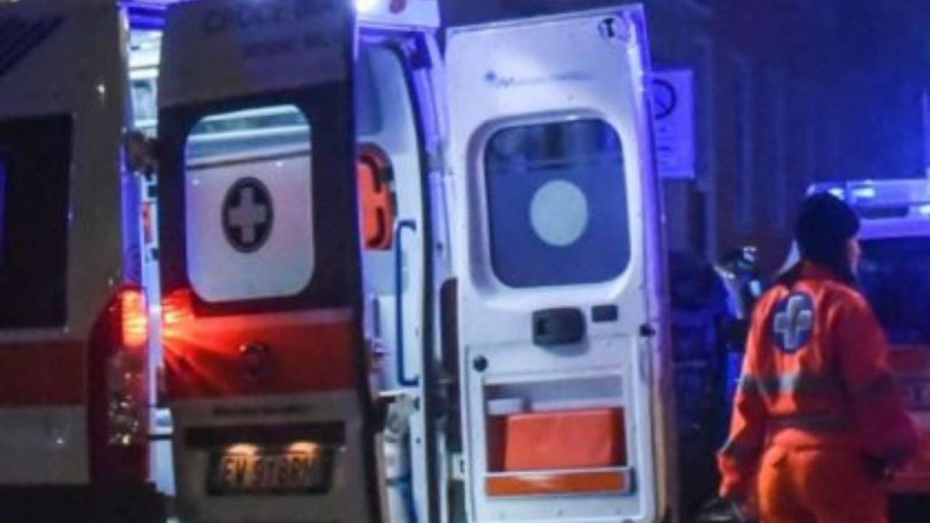 68enne in sedia a rotelle travolto dalle fiamme: è grave