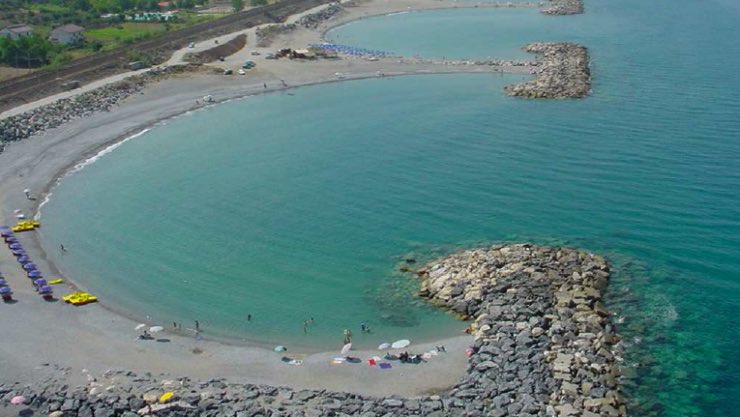 maresciallo morto in spiaggia