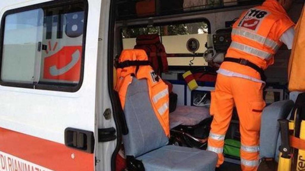 50enne muore in spiaggia, denunciato amministratore dello stabilimento, struttura sequestrata