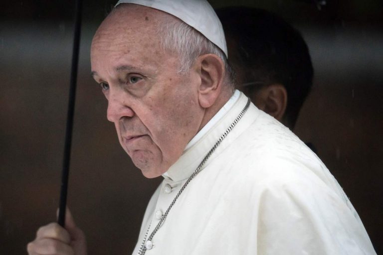 Papa Neoeletto Vi Si Veste Dopo Il Conclave