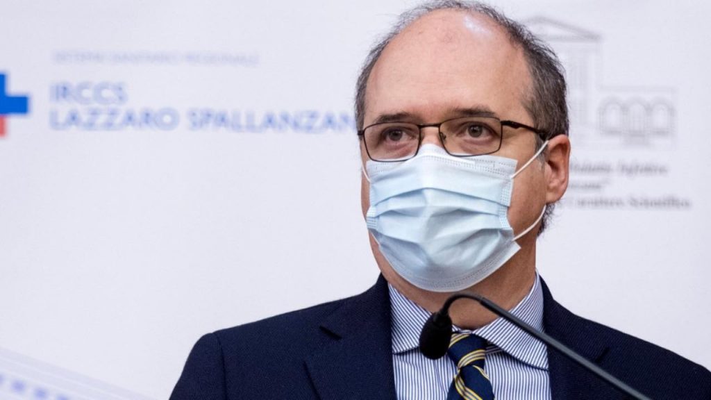 «Richiamo del vaccino anti-Covid ogni anno», l’ipotesi di Magrini (Aifa)