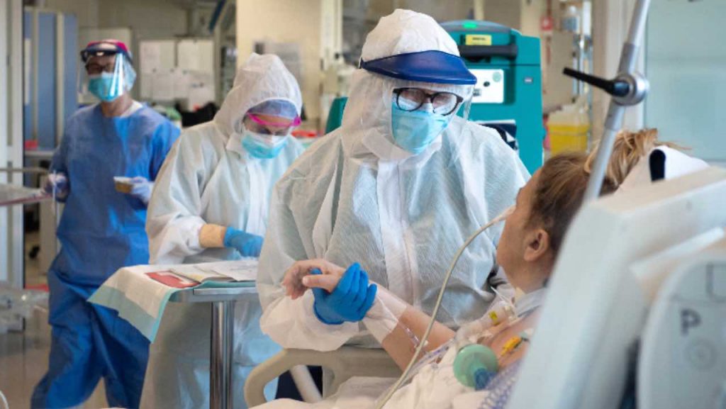 Covid, 728 medici sospesi in Italia: non vogliono vaccinarsi