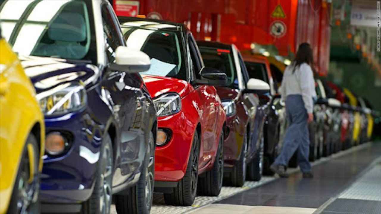 Crif, mercato automobilistico in crescita: maggiori richieste di  finanziamenti