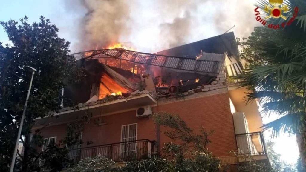 incendio edificio roma