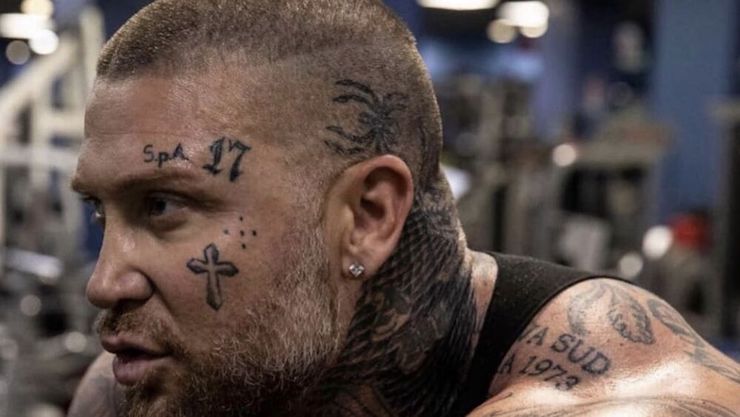 Scoppia la rissa tra influencer, coinvolto anche “Il Brasiliano”. Un denunciato
