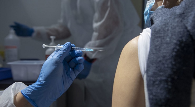 Arriva la data per la terza dose di vaccino: la decisione di Figliuolo e Speranza