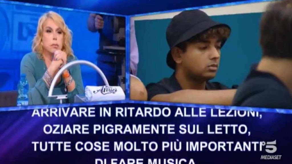 Amici 21, Anna Pettinelli ha deciso: Inder è fuori | Il destino di Flaza è invece nelle mani della Cuccarini [VIDEO]
