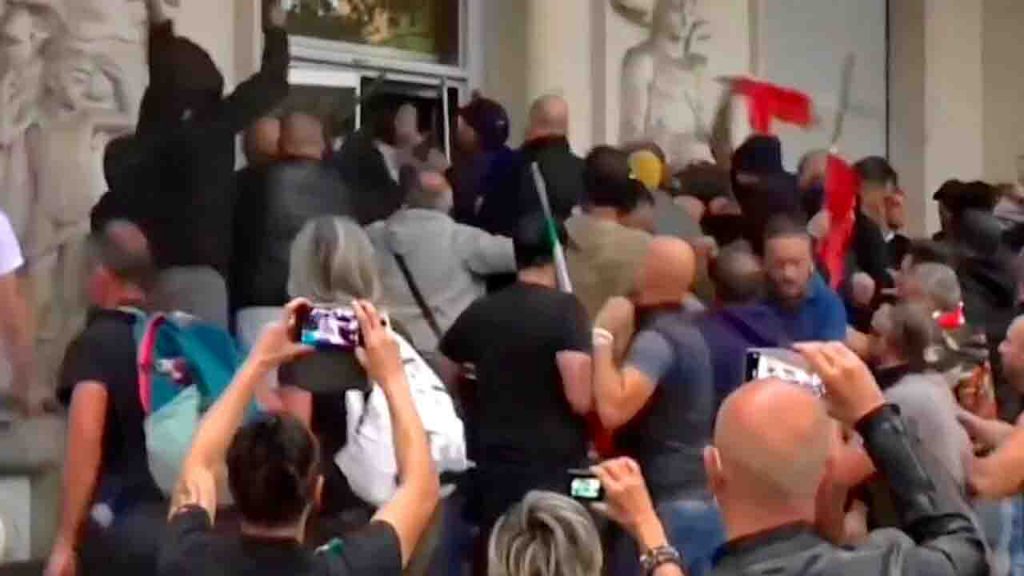 Scontri a Roma, altre 6 misure cautelari: tutti membri di Forza Nuova