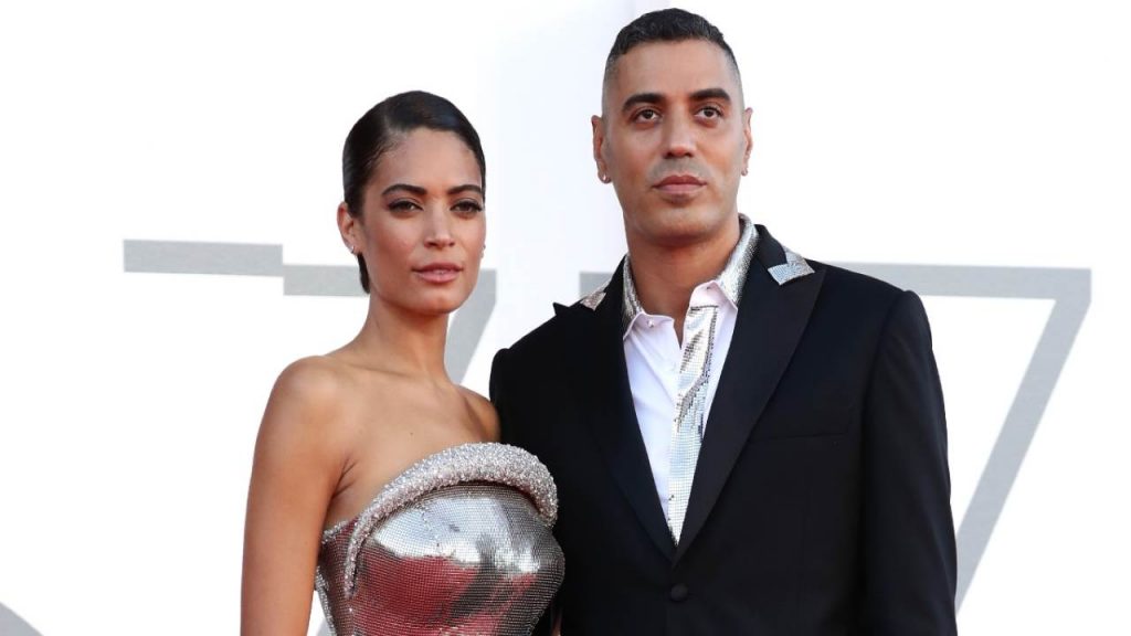 Elodie sempre più lontana da Marracash: la cantante avvistata con un modello [FOTO]