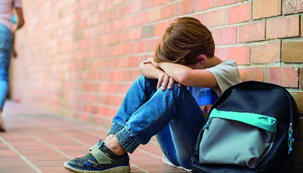 Chiede ai suoi alunni di sputare ad un bimbo: maestra condannata