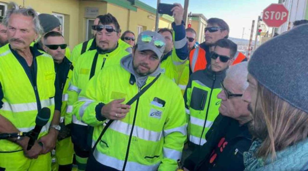 Trieste, organizzatori annullano corteo No Green Pass: rischio Black bloc [VIDEO]