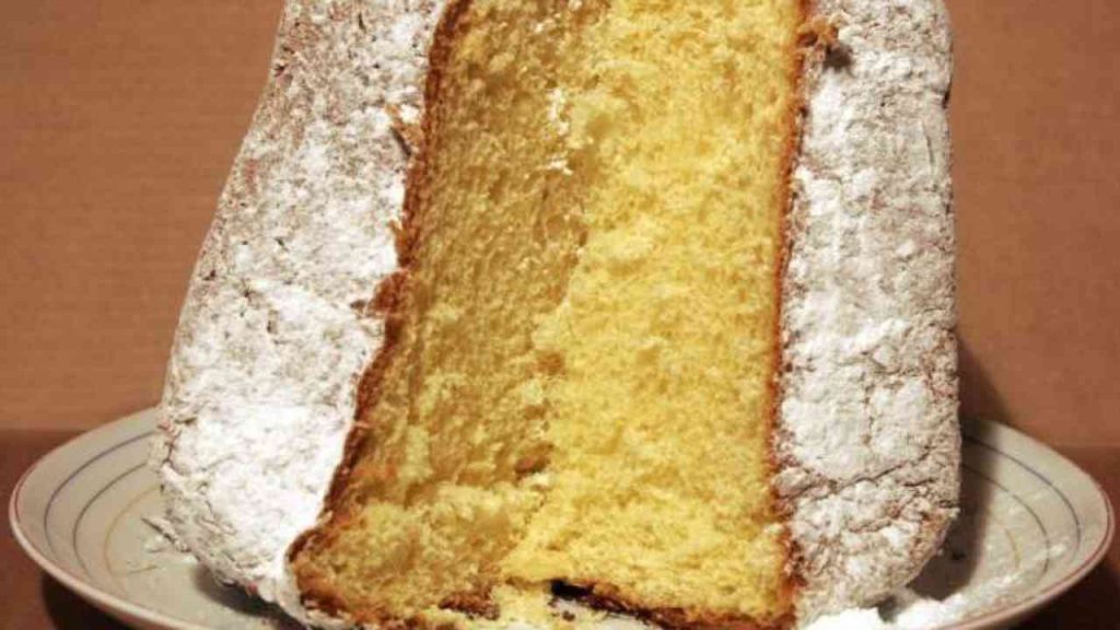 Allerta alimentare: ritirato lotto pandoro Melegatti per possibile presenza pezzi plastica