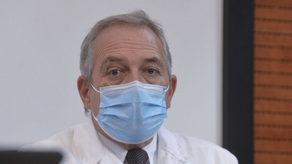 Covid, Vaia: “Troppa attenzione ai no-vax, concentriamoci sulle terze dosi”