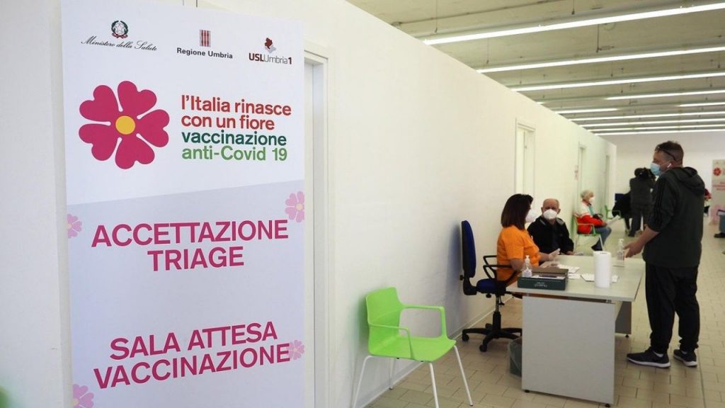 Madre no-vax si oppone al vaccino della figlia. Il padre la denuncia