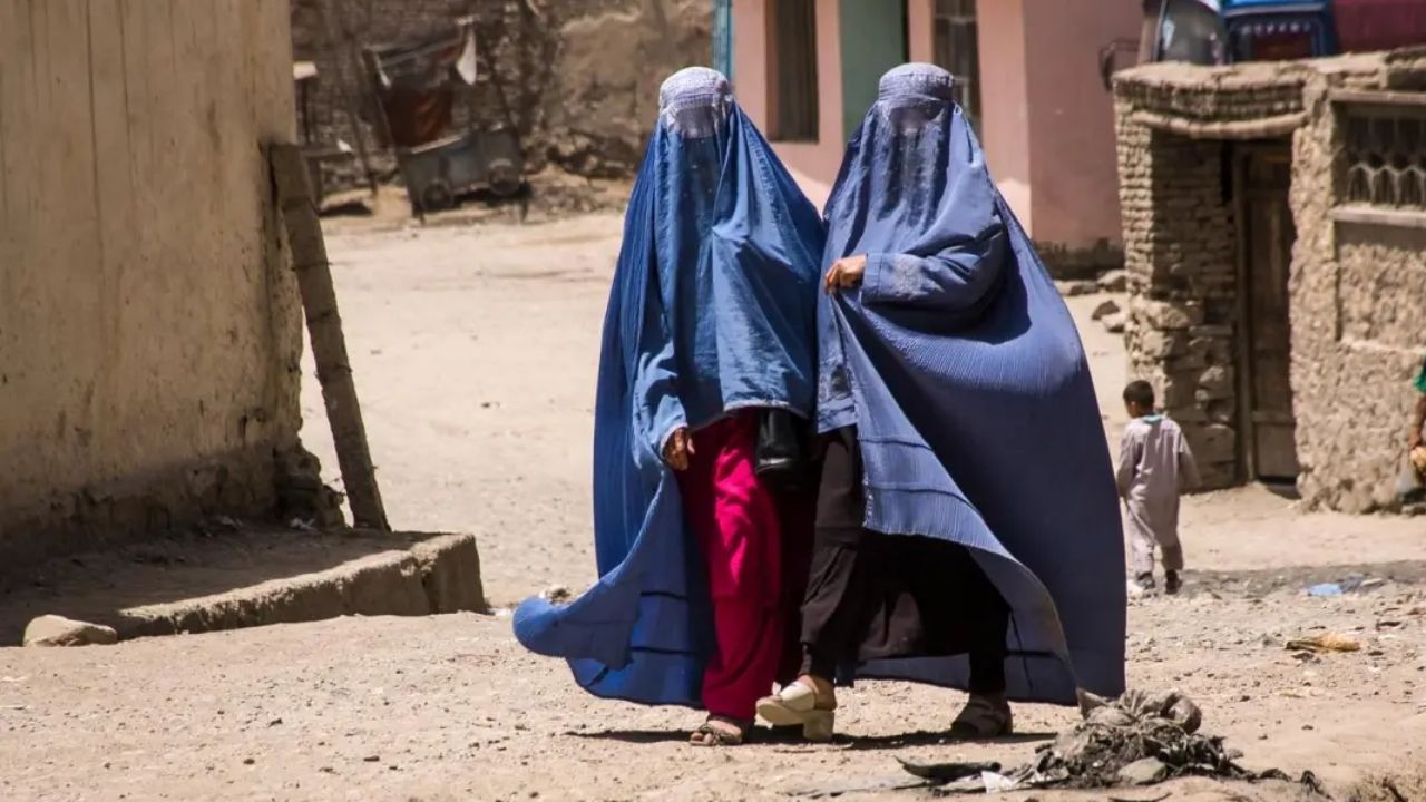 Afghanistan, talebani vietano alle donne di viaggiare senza uomo - meteoweek.com