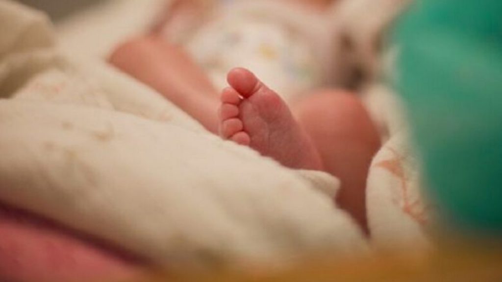 Bimba di sette mesi ricoverata in terapia intensiva: «50% polmoni compromesso»
