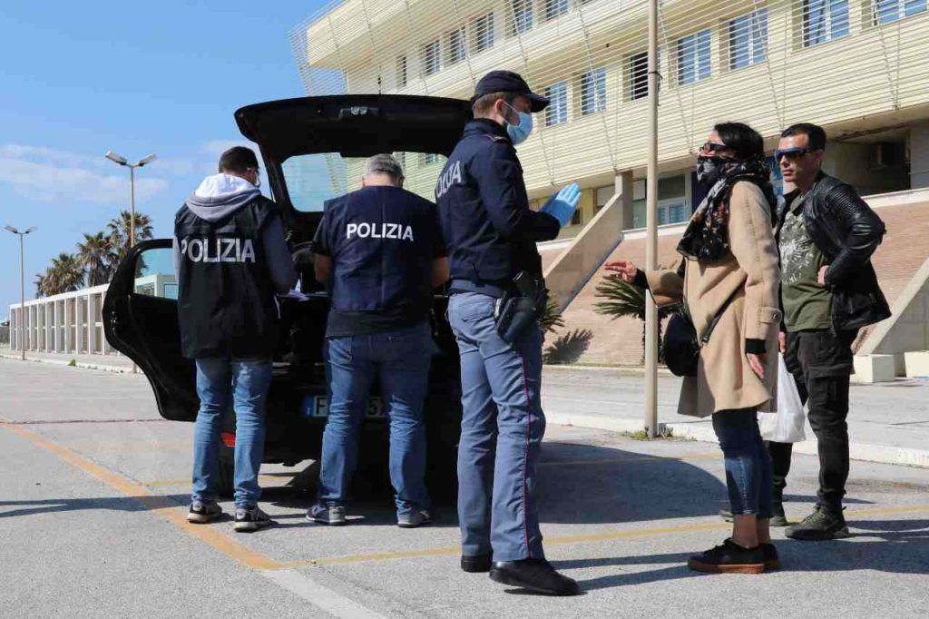 Covid, sequestri e perquisizioni dei Nas nei confronti dei medici che non rispettano obblighi vaccinali